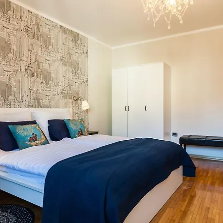 Verena's Place Old Town 3*