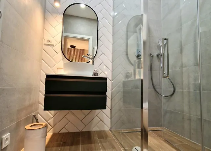 بيت ضيافة Verena's Place Old Town 4*