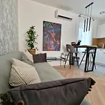 Guest house Verena'S Place Old Town 3*