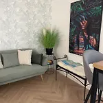 Verena'S Place Old Town 3*