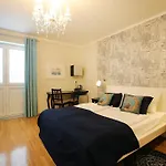 Verena'S Place Old Town Guest house