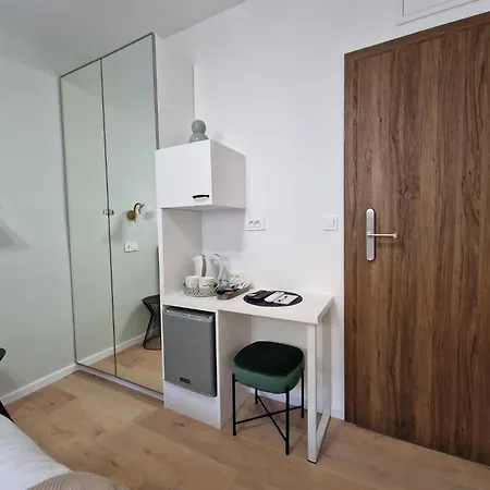 Verena's Place Old Town 4* זאדאר